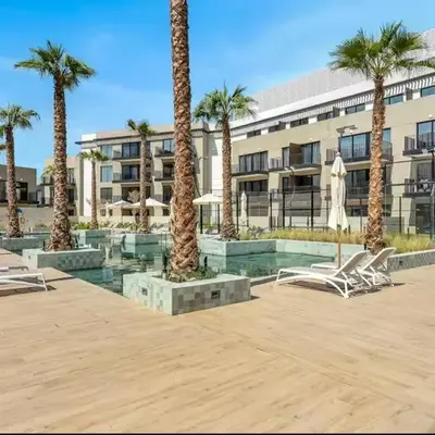 Luxury Apartment in Oakley Square Residences