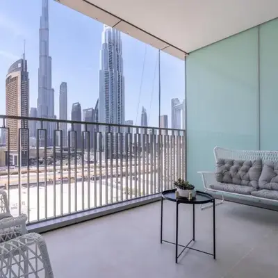 Vogue Downtown Views II with Direct Access to Dubai Mall Via a Climate Controlled Bridge