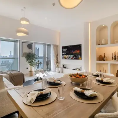 Luxury 2BR in Cayan Tower with Sea