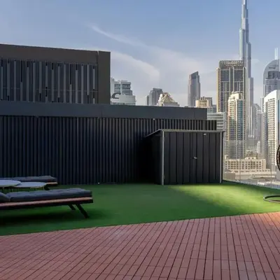 Waves - Spacious 2BR Apartment with Burj Views & Terrace