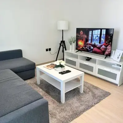 Sleek 1br Apt Jvc Quiet Space With Pool & Par
