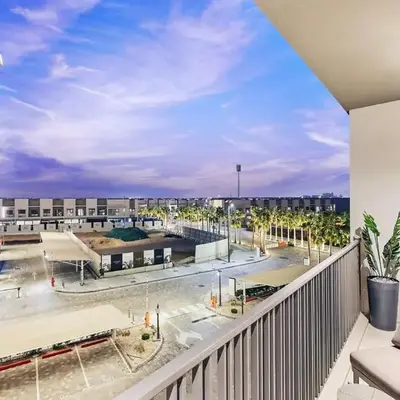 Luxury 1BR City View with Balcony Parking & WiFi Near Dining & Downtown
