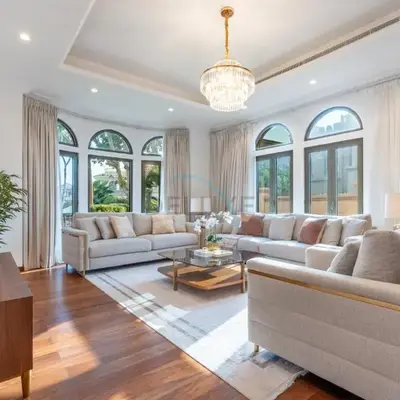 Beach Access Villa with Backyard in Prime Location in Canal Cove
