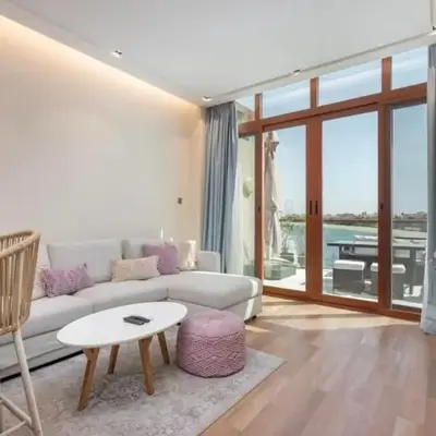 The Pretty Pad on The Palm!