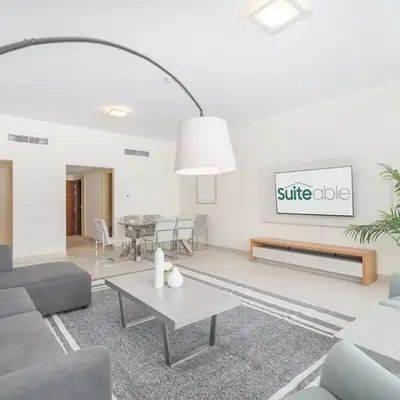 Beachfront Bliss Luxurious 3-BR Stay in JBR