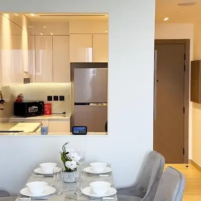 Luxurious new 1 bedroom with Balcony and New Building