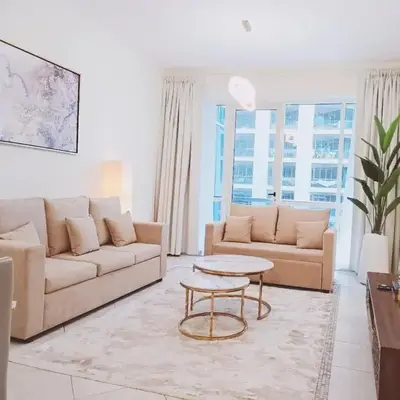 Stylish Marina View Apartment With Private Marina Walk Access