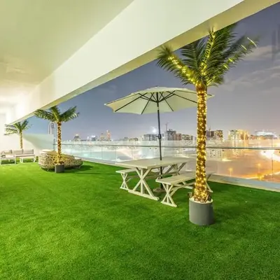 Modern 2BR Glowing Palm Trees Near Downtown