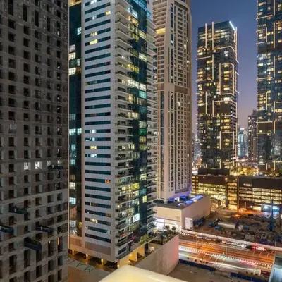 Stylish 1BR with Balcony Near Marina Mall