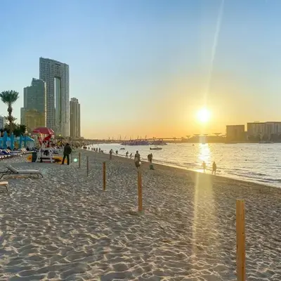 Modern 1BR Apartment Steps from Beach and Dubai Nightlife