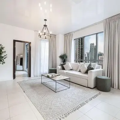 Breathtaking Views & Contemporary Comfort in the Heart of Downtown