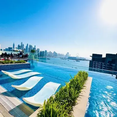 Infinity Pool Studio in Palm Jumeirah on Exclusive West Beach