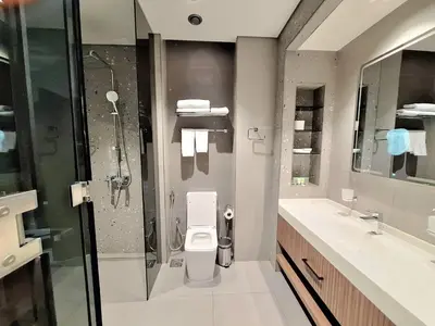 Gallery image of Jumeirah Lake Towers Stunning lake view Apartment MBL Royal Managed by SunnyHomes in Dubai