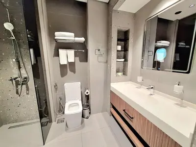 Gallery image of Jumeirah Lake Towers Stunning lake view Apartment MBL Royal Managed by SunnyHomes in Dubai