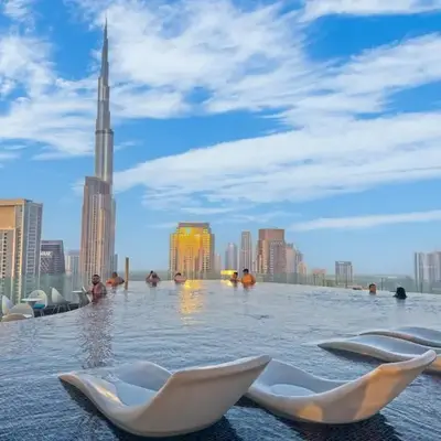 Near Dubai Mall - Pool Access - Sun Set View - KingBed