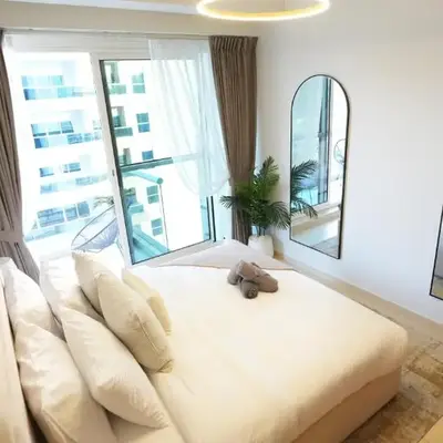 1BHK full canal view apartment in Business bay !