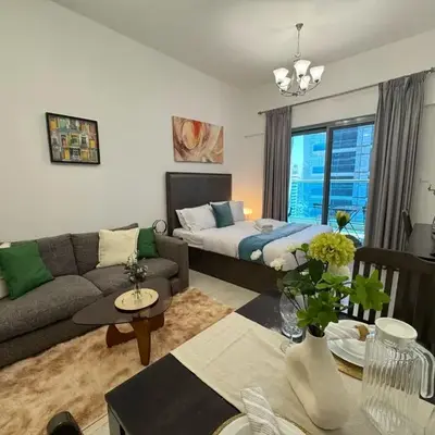 Chic Studio with Balcony a mins drive to Downtown
