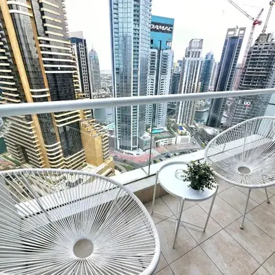 SUNRISE HOMES - A Stylish Studio in Botanica Tower