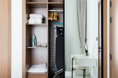 Gallery image of SettlerHomes - Upscale JVC Skyline On The 28th Fl with Calm in Dubai