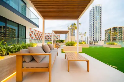 Gallery image of SettlerHomes - Upscale JVC Skyline On The 28th Fl with Calm in Dubai