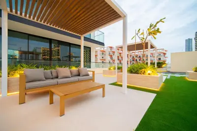 Gallery image of SettlerHomes - Upscale JVC Skyline On The 28th Fl with Calm in Dubai