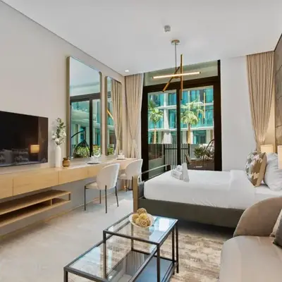 Chic Studio with Pool Access in The Autograph
