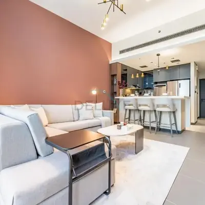 High-Rise 1BR with Lake and City Views and Minutes to Metro
