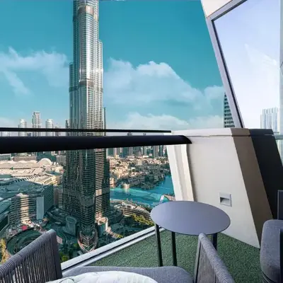 4BR Luxury Apartment with Burj Khalifa View and Direct Dubai Mall Access - Pool and PS5 Included