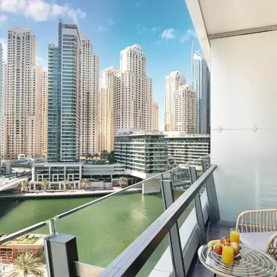 Luxury Studio in Dubai Marina with Canal views