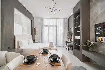 Gallery image of SettlerHomes - Chic Top-Floor Studio Near Metro Link in Dubai