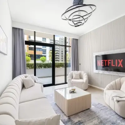 VayK - Modern 3BR with a Spacious Terrace