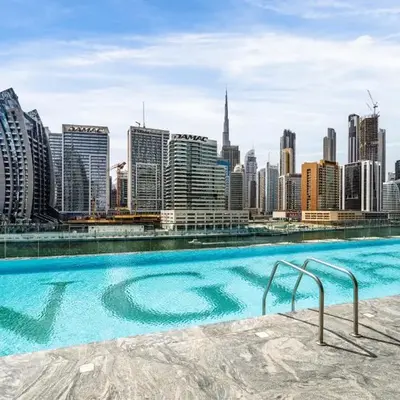 Burj et Canal View Sunny Pool