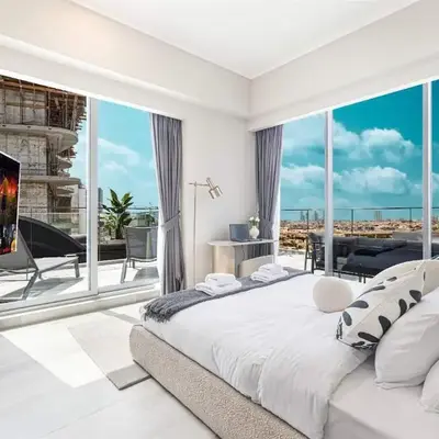 Stylish 1BR with Spacious Terrace Near Circle Mall