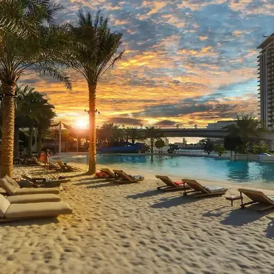 Luxury Apt and Private Beach with cooled sand