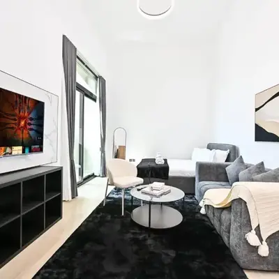 Modern Studio with Balcony and Pool Access - Holiday Boulevard