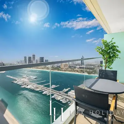 LUX The Marina Vista Beachfront Suite 5