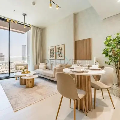 Community Views 1BR Next to Mall and Park