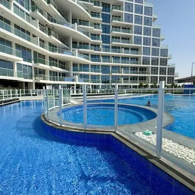 Dubai Studio Retreat Pool