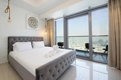 Gallery image of Luxury 2BR Paramount Apt Balcony with Pool and Gym in Dubai