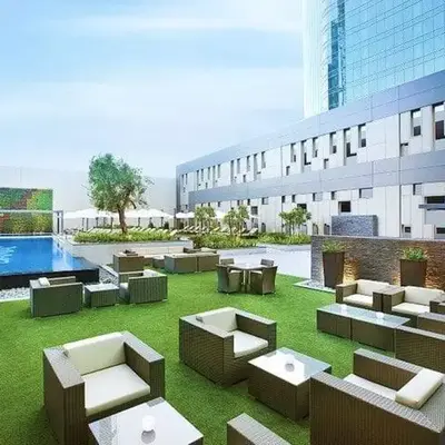DAMAC 1BHK Apt Business Bay Dubai with Pool & Canal Walk
