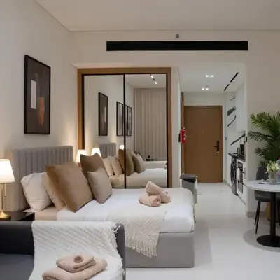 Lux Business Bay Studio with Jacuzzi & Canal View