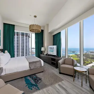 Fabulous 2BR Apartment with Palm View Media City