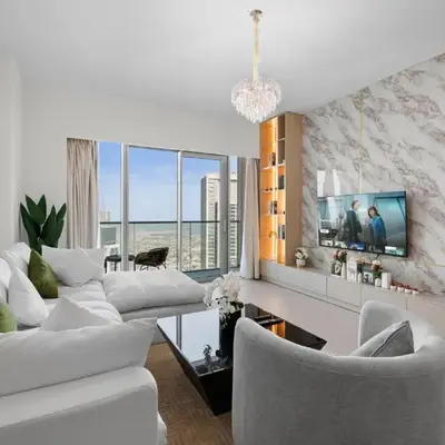Luxury 2BR Apartment in Downtown Dubai