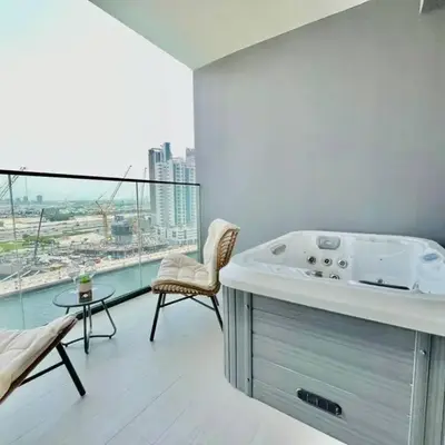 Canal-view Studio Jacuzzi Business Bay