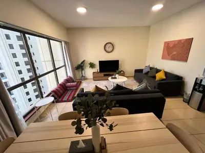 Gallery image of Sadaf 7 House Jbr for tourists - BEDSPACE in Dubai