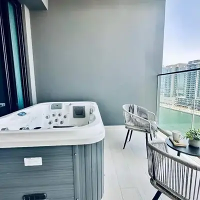Elegant Studio Canal View Business Bay