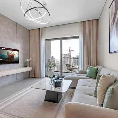 Relaxing 1BR w Maids room Minutes to Dubai Mall by Vibel