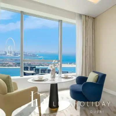 LUX Iconic Views at The Palm Tower Studio 3