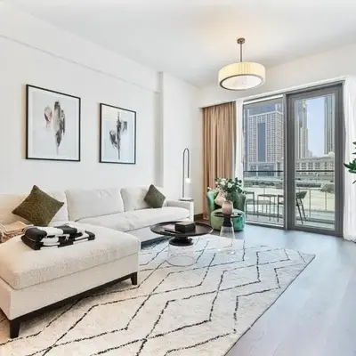 Stylish 1 BR in Canal Front with Pool and Gym Access