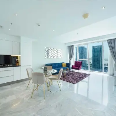 Designer 1BR Retreat With Stunning Canal View